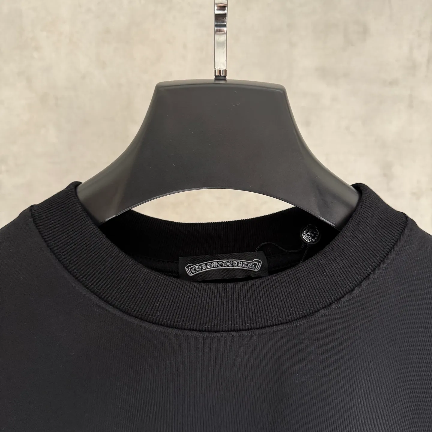 🅿️350 [Strict quality control] CH Croixin's new long-sleeved sweatshirt T-shirt. Heavy 420g double yarn fabric. Three-dimensional printing on the back panel ➕ bubble beads on the front and back. The whole garment is washed twice. The four sides are frayed and torn. Heavy fabric. The neckline is made of icy Solona. Loose fit. Deep, wide and stylish. No deformation or shrinkage. Color: 3 colors, black, white and gray. Size: M-2xl